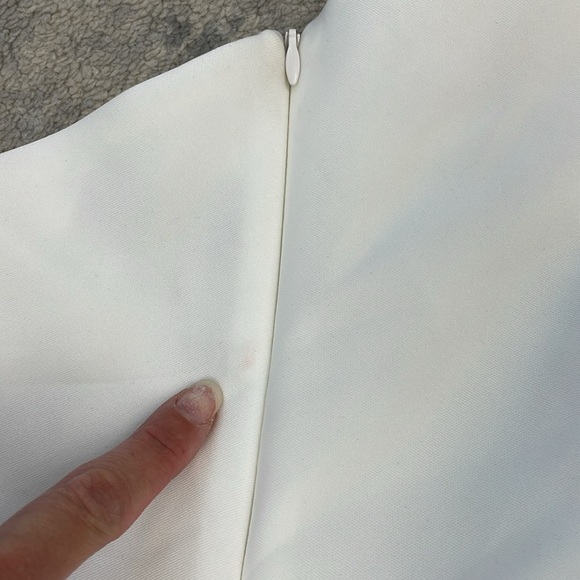 NWT Xscape One Shoulder Ruffle Scuba Crepe Gown White Wedding Sz 4 - Picture 13 of 14